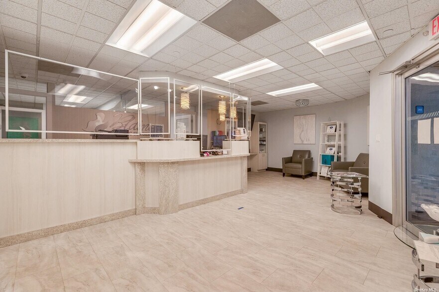 More Photos Of 775 Park Ave, Huntington Medical For Lease