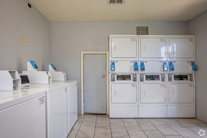 More Photos Of 203 N Cleveland Ave, Long Beach Apartments For Sale