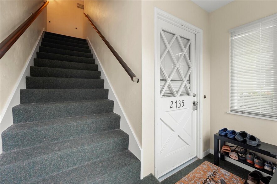 More Photos Of 2735 Byron St, Palo Alto Multifamily For Sale