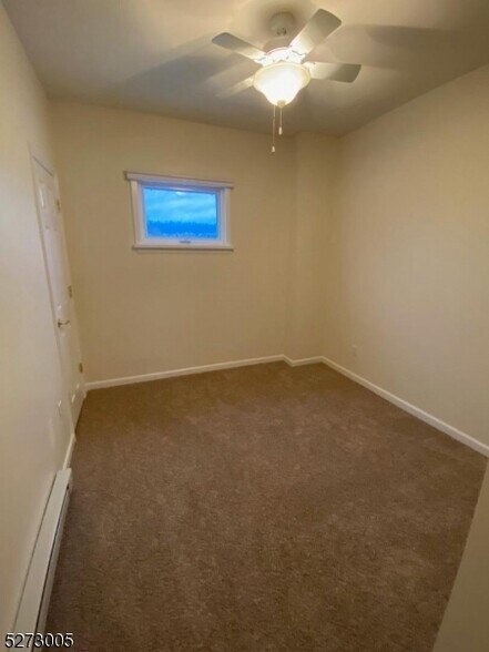 More Photos Of 207 Diamond Bridge Ave, Hawthorne General Retail For Sale