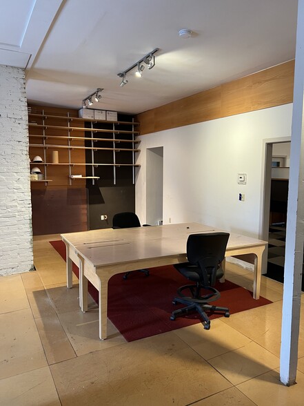 More Photos Of 9 Hale Spring Rd, Plaistow Manufacturing For Lease