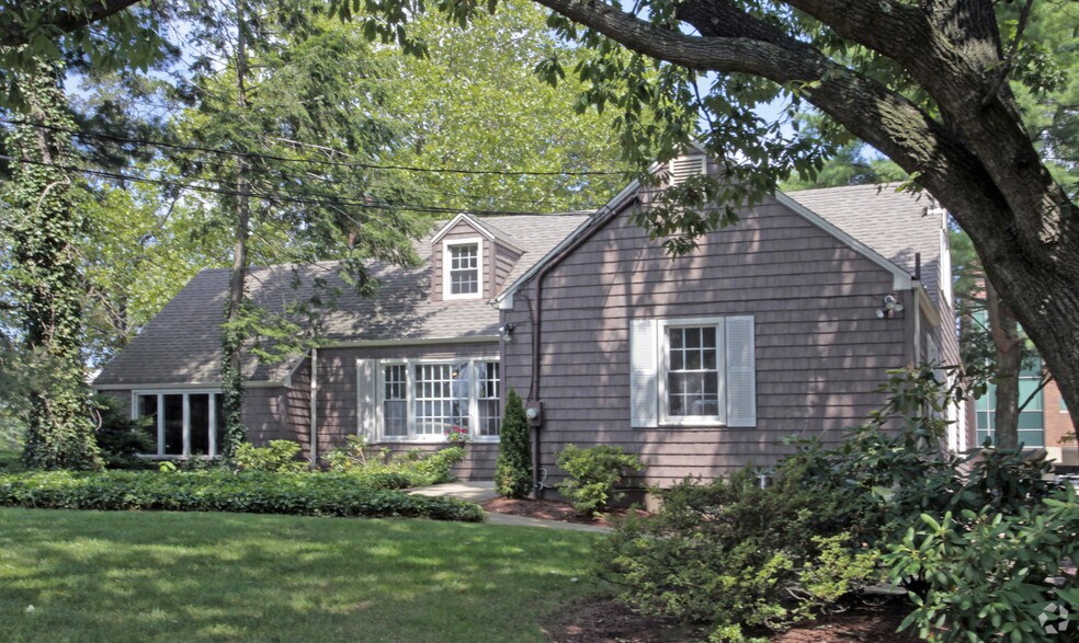 More Photos Of 2 N Woodland Ave, East Brunswick Office For Sale