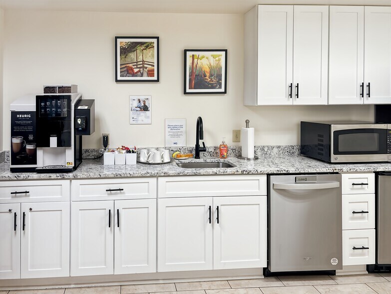 More Photos Of 1640 Powers Ferry Rd SE #11, Marietta Coworking Space