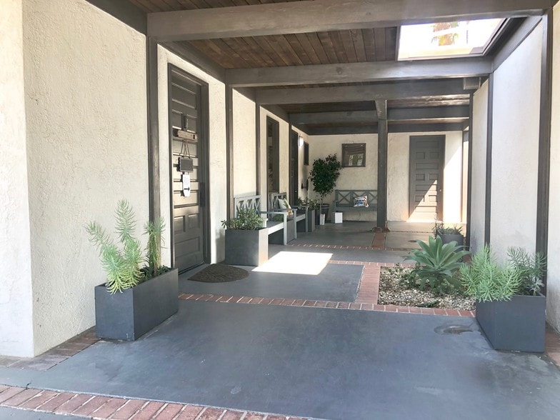 More Photos Of 17400 Irvine Blvd, Tustin Medical For Lease