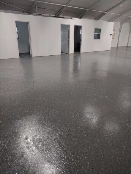 More Photos Of 11118 S Cleveland Ave, Fort Myers Warehouse For Sale