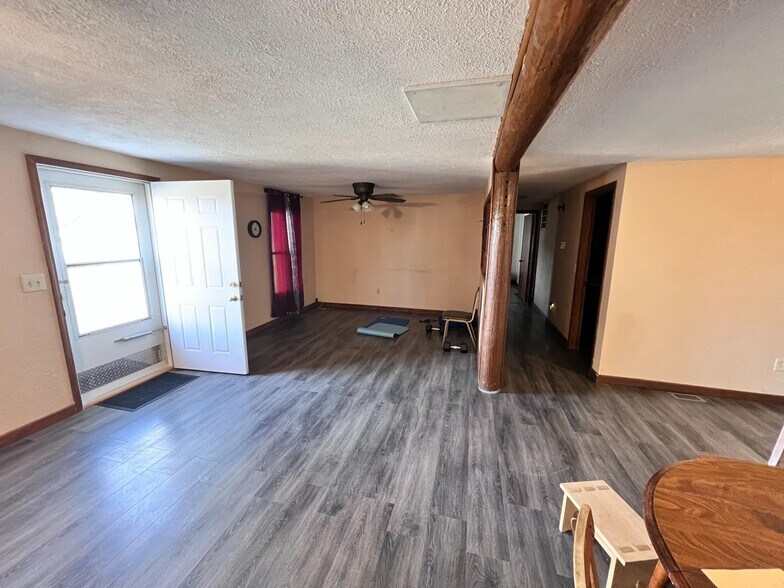 More Photos Of 409 N Commercial Ave, Wallace Apartments For Sale
