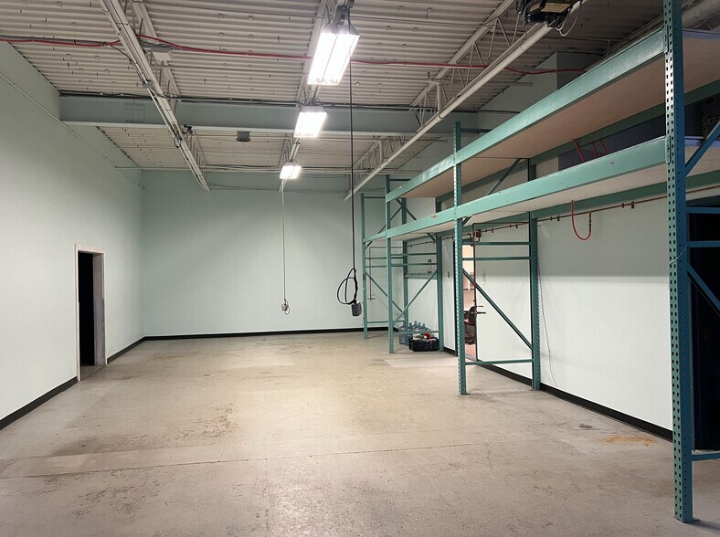 More Photos Of 1 Washington St, Melrose Warehouse For Lease