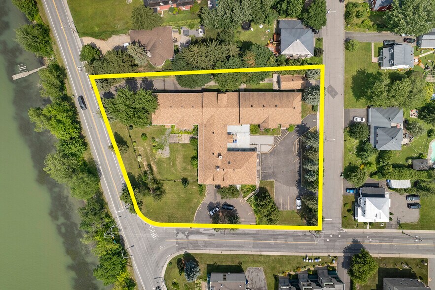 More Photos Of 21 Rue Messier, Mont-saint-hilaire Apartments For Sale