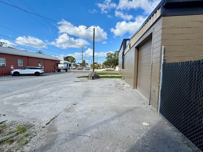 More Photos Of 2403 E 4th Ave, Tampa Warehouse For Lease