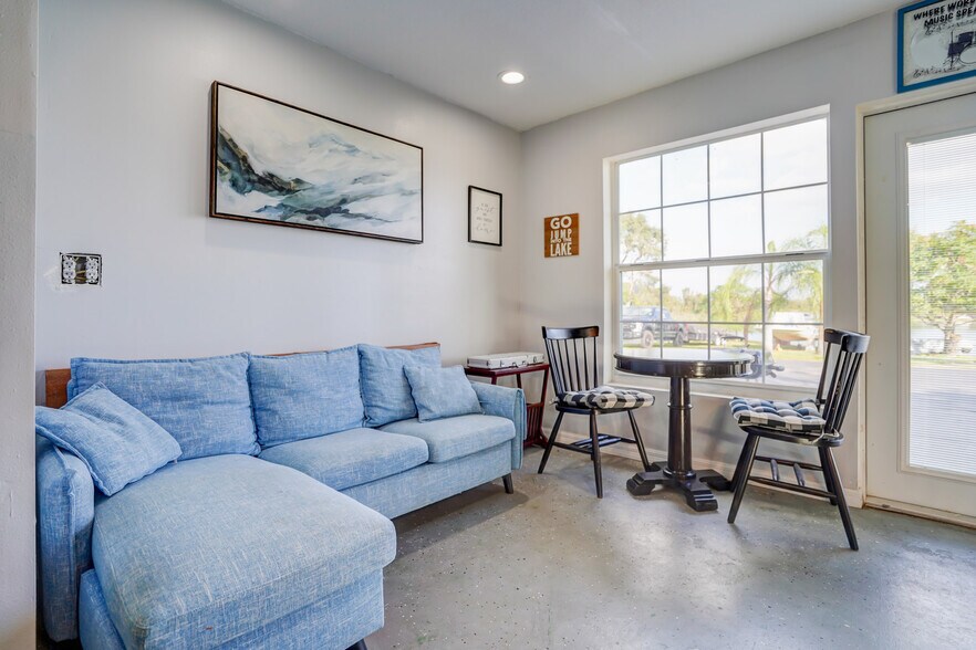 More Photos Of 2060 US Highway 27 N, Avon Park Hotel For Sale