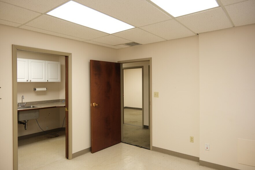 More Photos Of 4085 Seneca St, West Seneca Medical For Lease