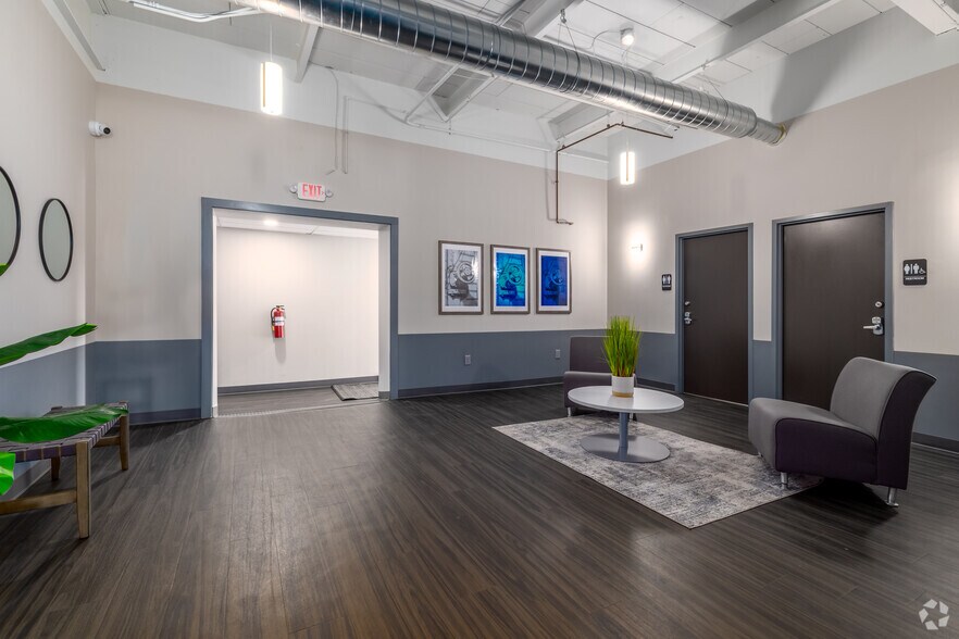 More Photos Of 700 N Cannon Blvd, Kannapolis Storefront Retail Office For Lease