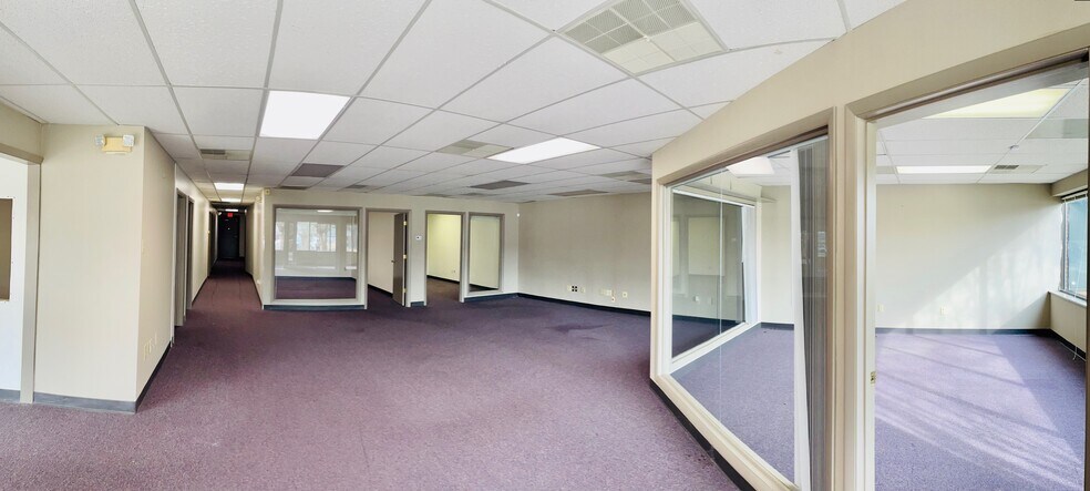 More Photos Of 4401-4453 Crossings Blvd, Prince George Office For Sale