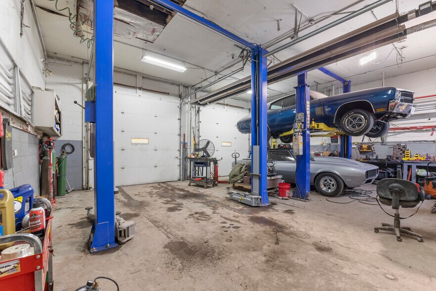 More Photos Of 17310 E 9 Mile Rd, Eastpointe Freestanding For Sale