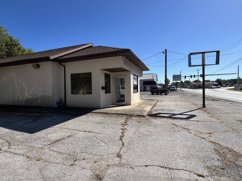 More Photos Of 603-615 E Jefferson St, Plymouth Office For Sale
