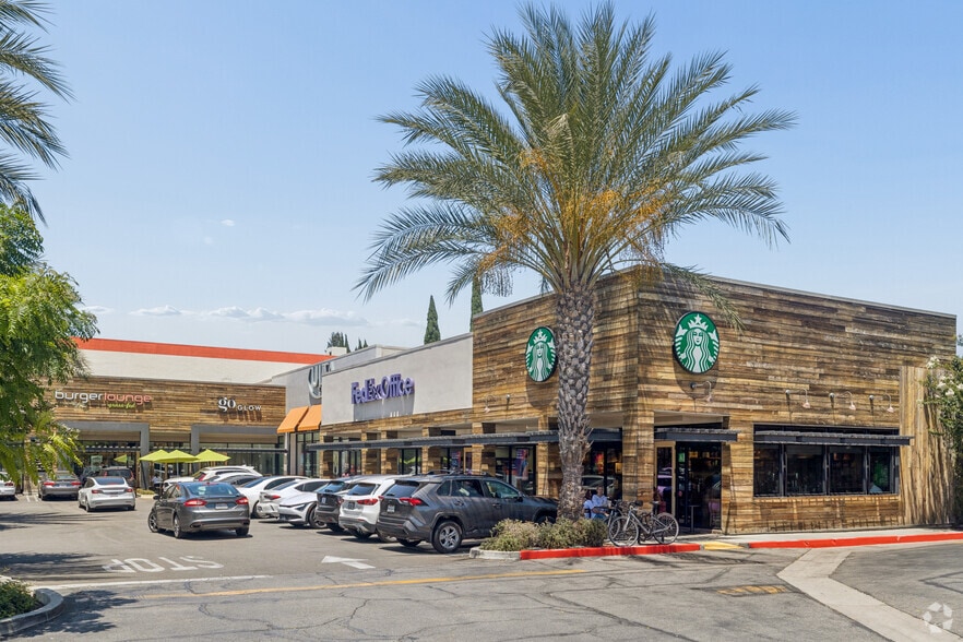 More Photos Of 4500-4550 Van Nuys Blvd, Van Nuys Unknown For Lease