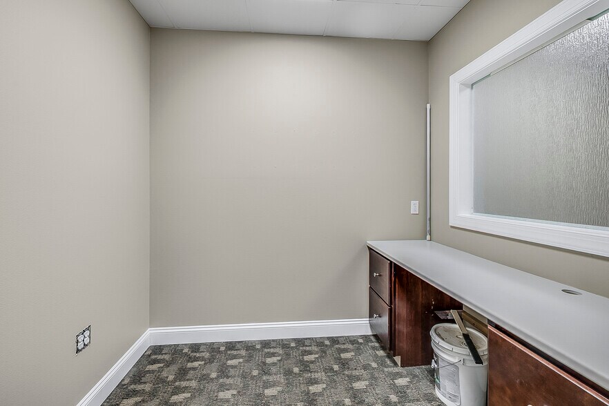 More Photos Of 2104 Delta Way, Tallahassee Office For Sale