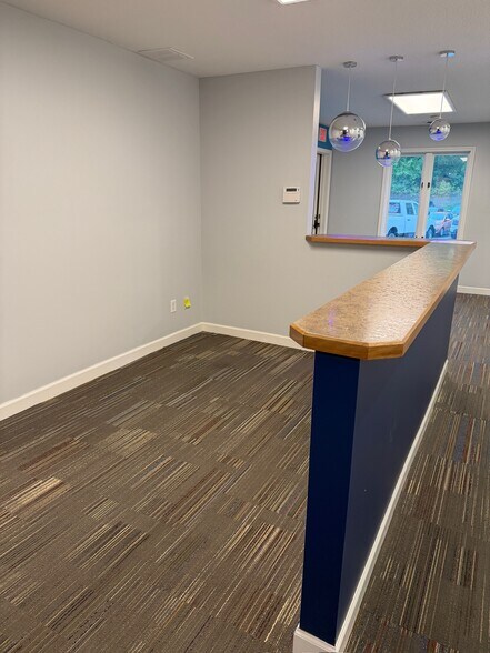 More Photos Of 38 Westwoods Dr, Liberty Office For Lease