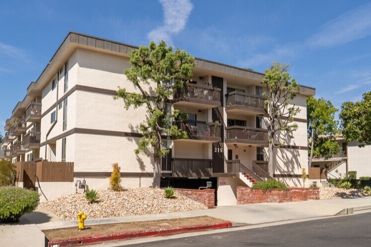 More Photos Of 215 S Madison Ave, Pasadena Apartments For Sale