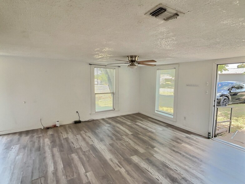 More Photos Of , Weatherford Specialty For Sale