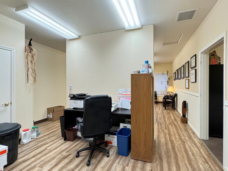 More Photos Of 542-544 N 5th Ave, Sequim Medical For Sale