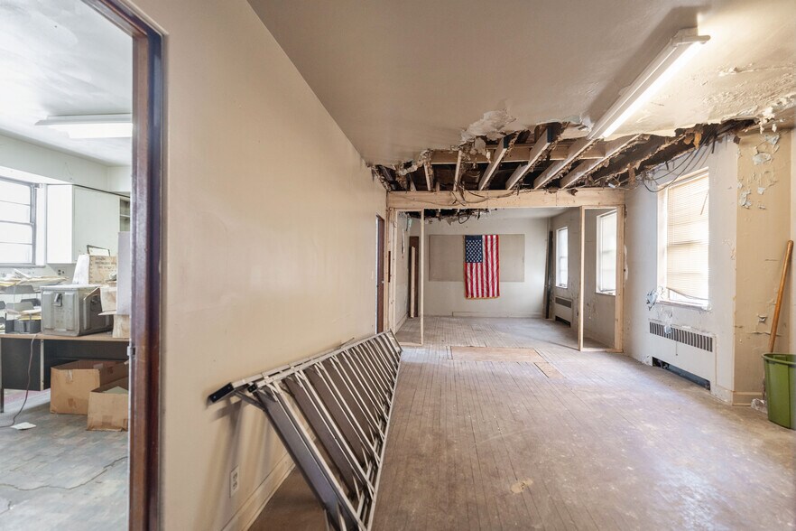 More Photos Of 1098 Duss Ave, Ambridge Restaurant For Sale