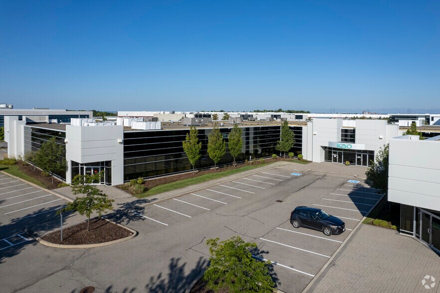 More Photos Of 75 Courtneypark Dr W, Mississauga Office For Lease