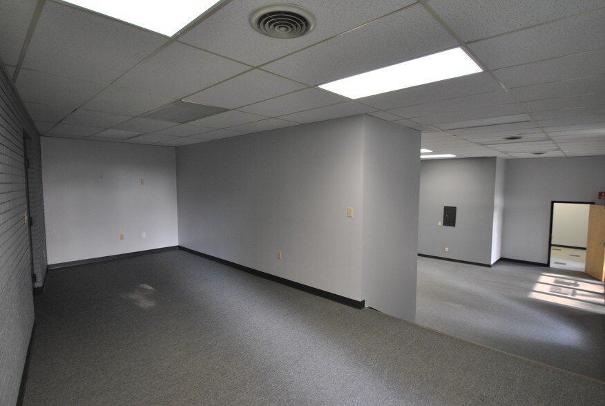 More Photos Of 171 Technology Dr, Boalsburg Light Manufacturing For Lease