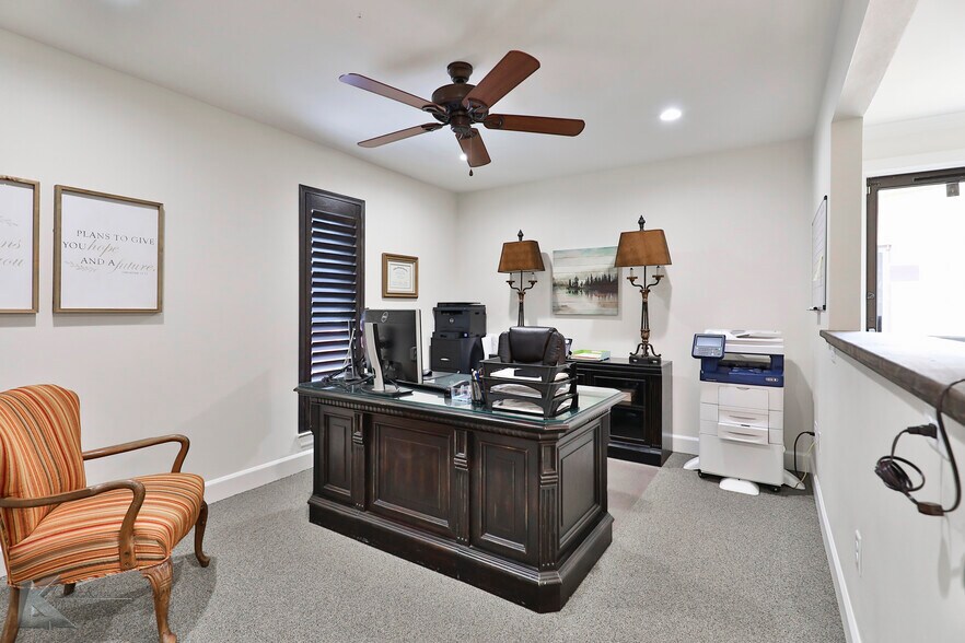 More Photos Of 2257 Industrial Blvd, Abilene Office For Sale