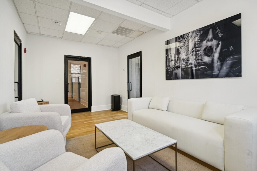 More Photos Of 2-4 Garber Sq, Ridgewood Restaurant For Sale