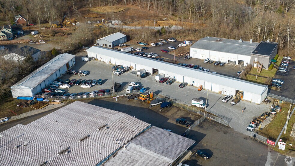 More Photos Of 6400 Ky 329, Crestwood Warehouse For Lease