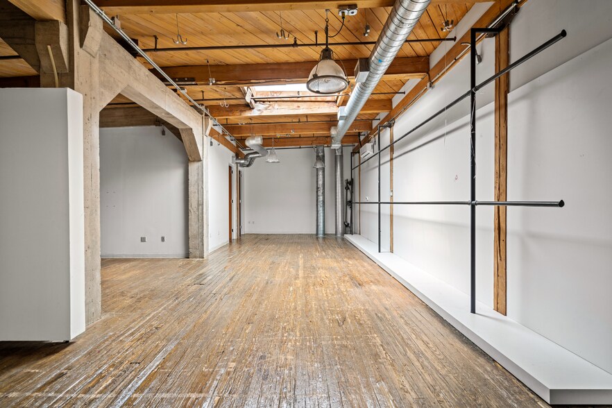 More Photos Of 1113 Vine St, Houston Loft Creative Space For Lease