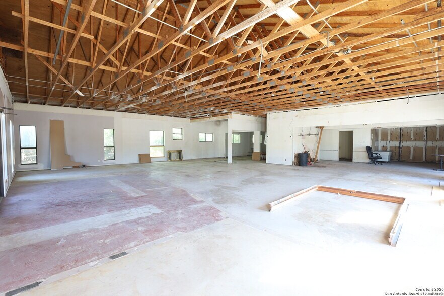 More Photos Of 13622 NW Military Hwy, Shavano Park Medical For Sale