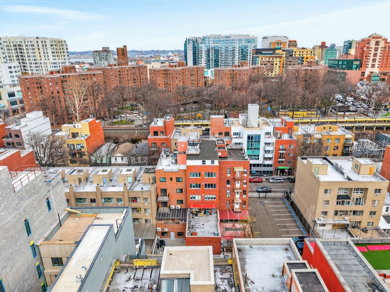 More Photos Of 132-50 41st Ave, Flushing Apartments For Lease