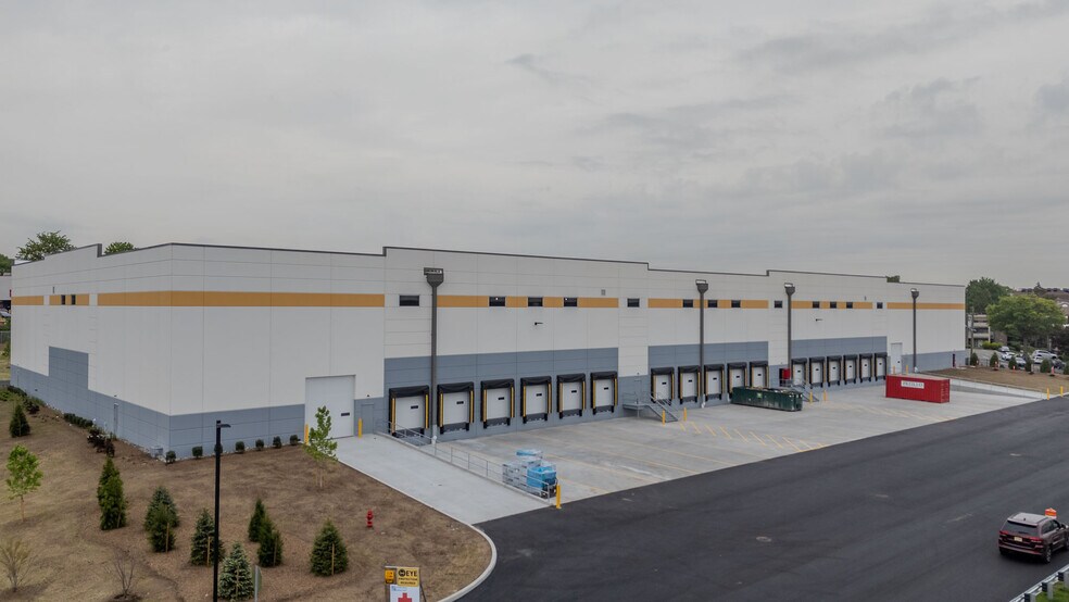 More Photos Of 681 Main St, Belleville Unknown For Lease