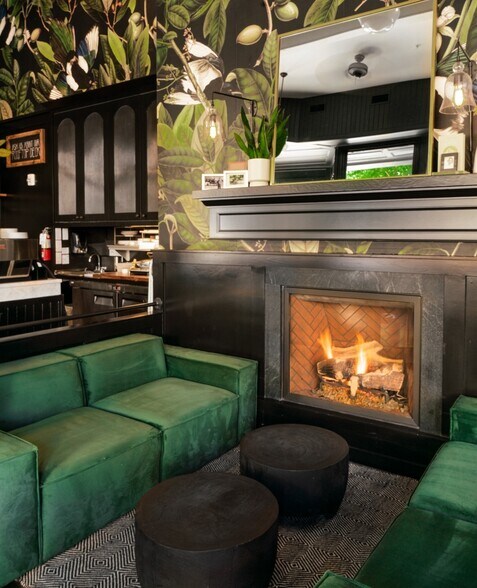 More Photos Of 203-209 NW 3rd Ave, Portland Hotel For Sale