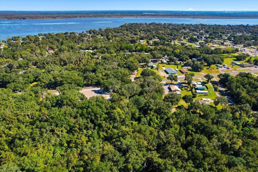 More Photos Of 2339 N Country Road 470, Lake Panasoffkee Office For Sale