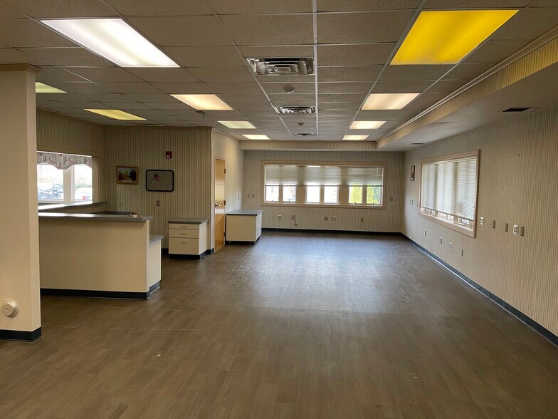 More Photos Of 101 Holbrook St, Danville Medical For Lease