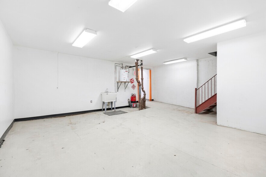 More Photos Of 527 Ninth Ave, New York Apartments For Lease