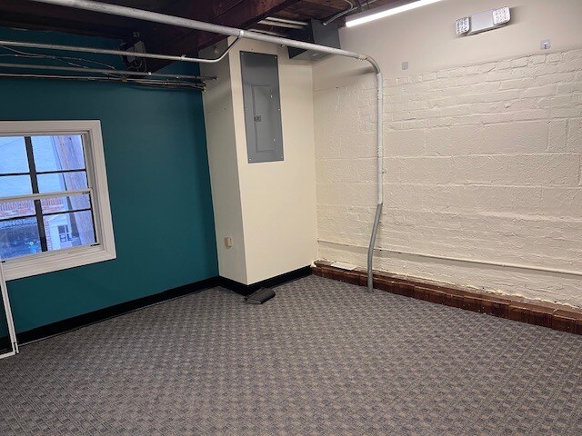 More Photos Of 10-12 Park St, Winchester Flex For Lease