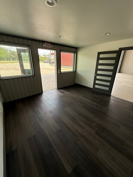 More Photos Of 4235 FM 78, McQueeney Flex For Lease