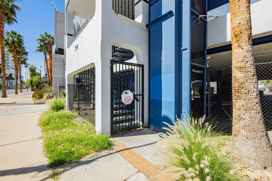 More Photos Of 714 S 4th St, Las Vegas Medical For Sale