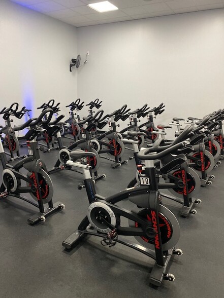 More Photos Of 607 SE Everett Mall Way, Everett Unknown For Lease