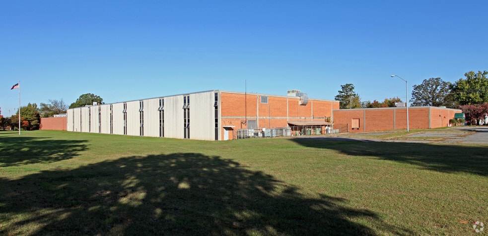 Primary Photo Of 136 E Dorsett Ave, Asheboro Warehouse For Lease