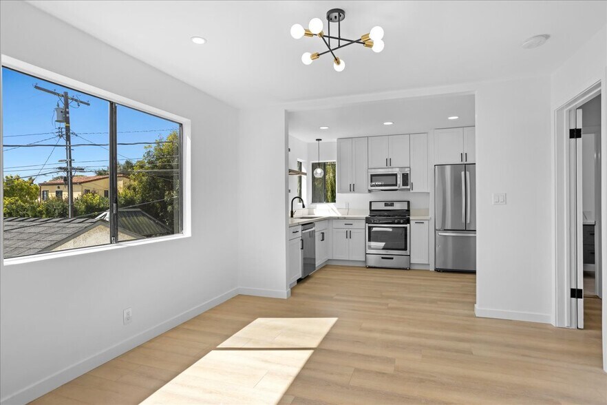 More Photos Of 2218 24th St, Santa Monica Apartments For Sale