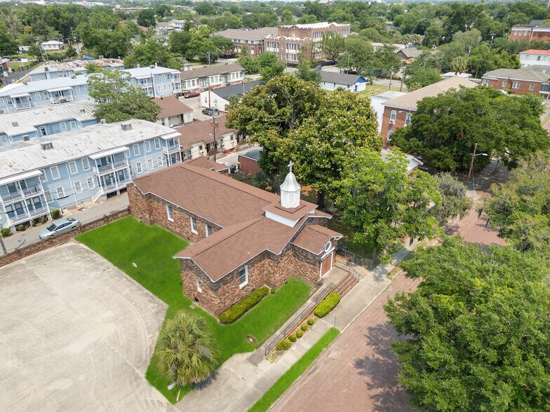 Primary Photo Of 902 W 36th St, Savannah Religious Facility For Lease
