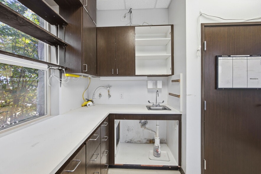 More Photos Of 4010 Sandy Brook Dr, Round Rock Medical For Sale