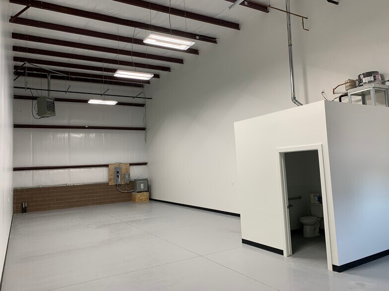 More Photos Of 2187 W Printers Row, West Valley City Warehouse For Lease