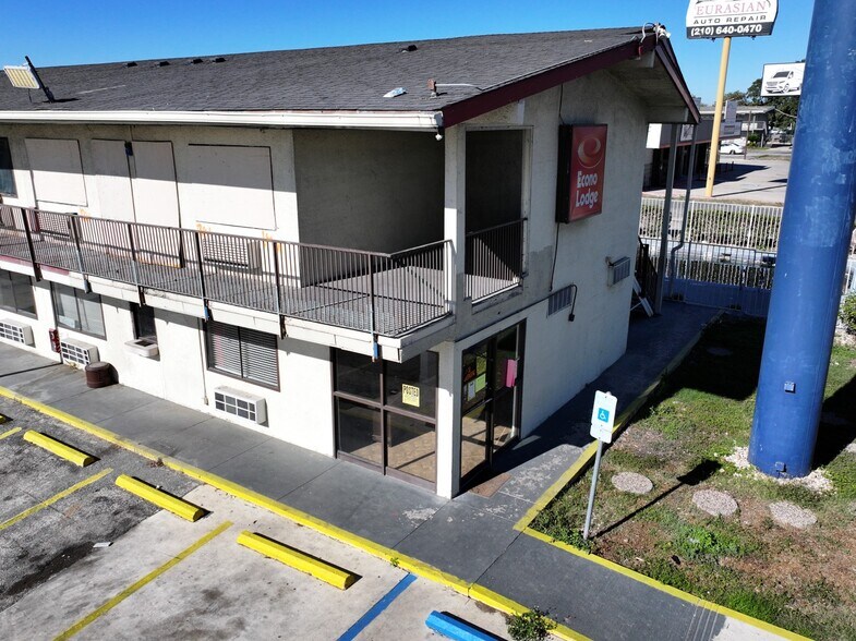 More Photos Of 9503 N Interstate 35, San Antonio Hotel For Sale
