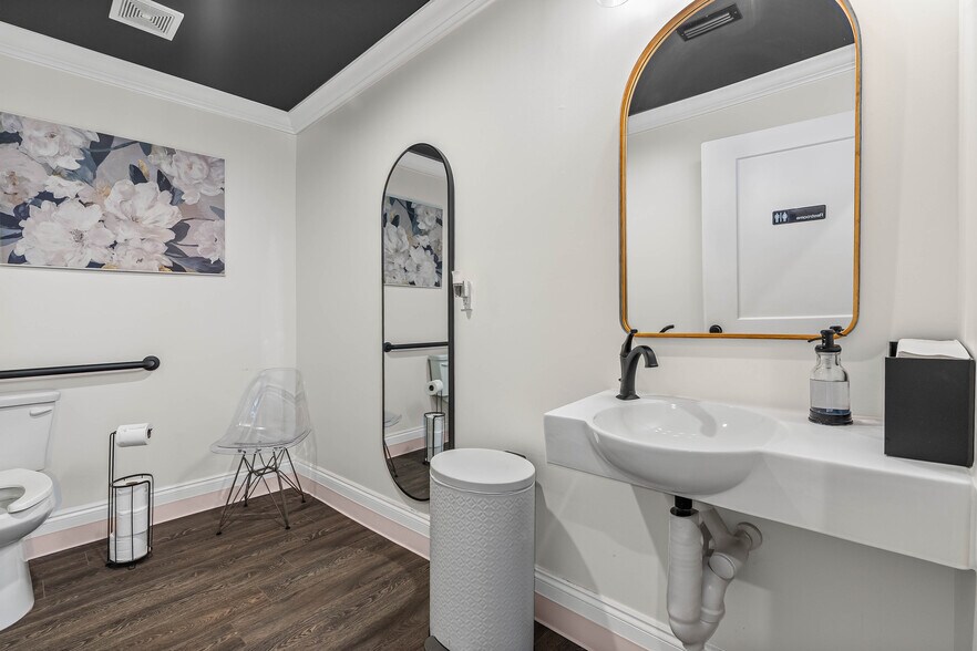 More Photos Of 922 Saraland Blvd S, Saraland Restaurant For Sale